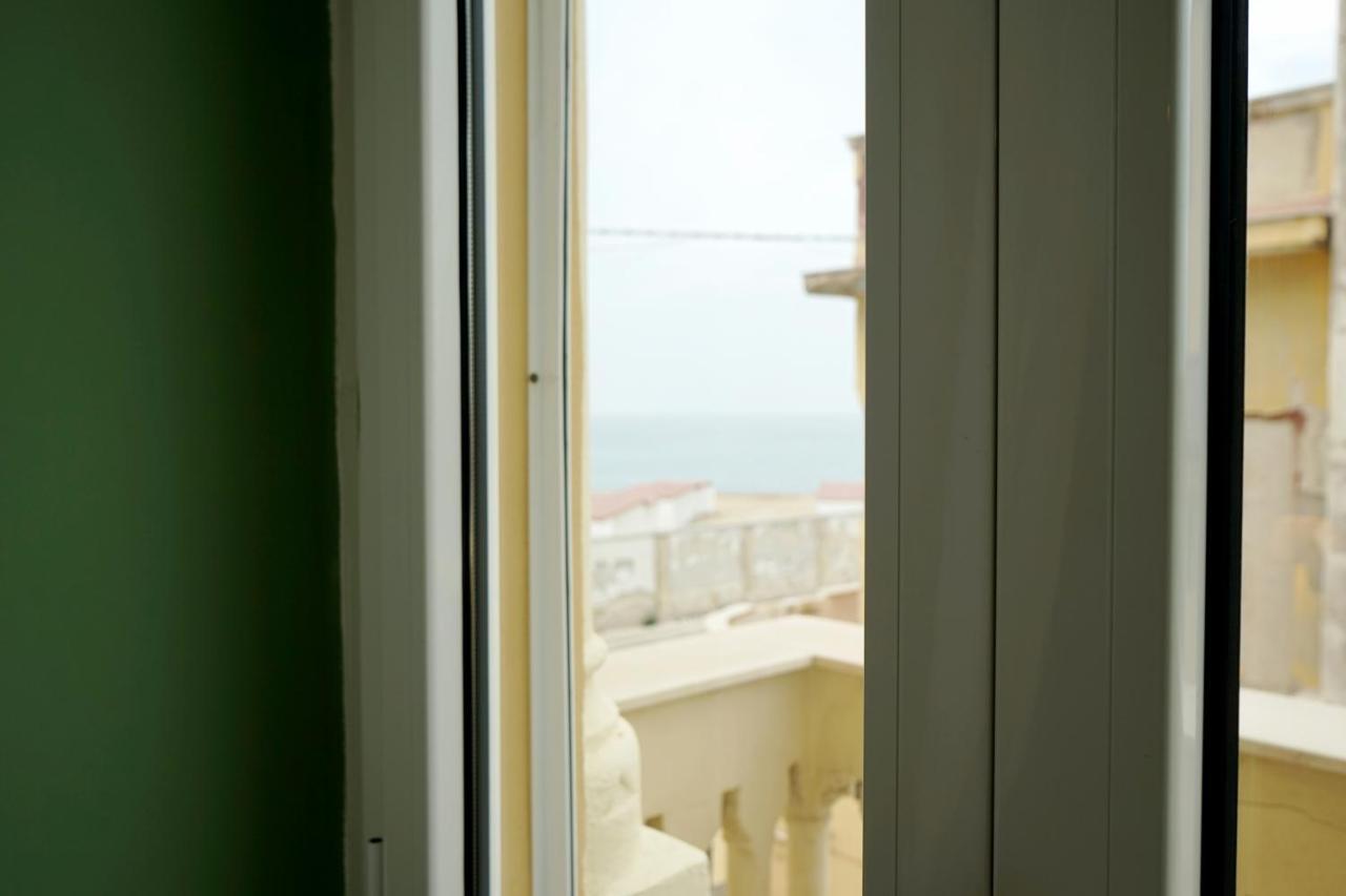 Appartamento Di Fronte Al Mare By Apulia Accommodation Bari Kültér fotó